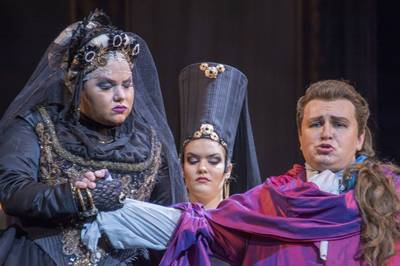 Az álarcosbál Az álarcosbál